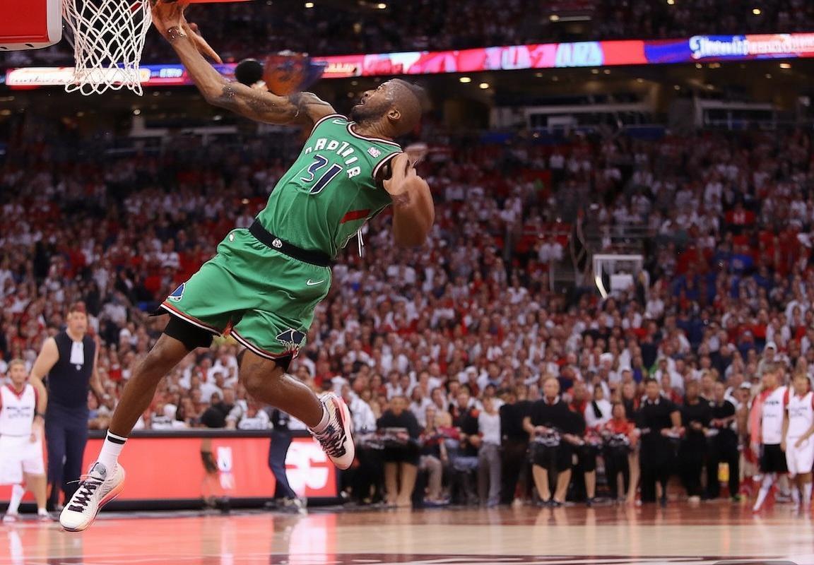 2018年NBA东决：骑士猛龙经典对决回顾与战术解析(图4)